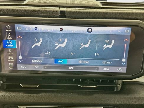 Used 2024 Jeep Gladiator Sport AWD/4WD image 18