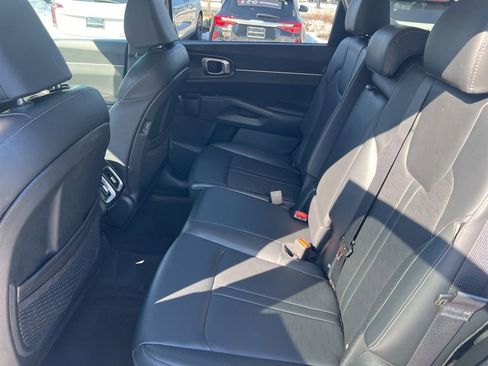Certified 2025 Kia Sorento S image 8