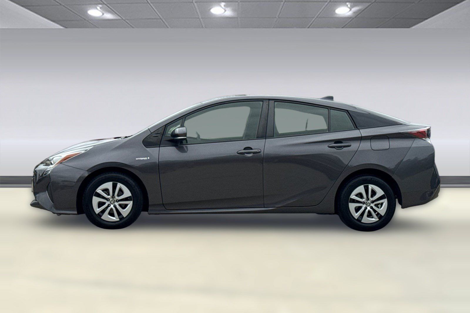 Used 2018 Toyota Prius One FWD image 2
