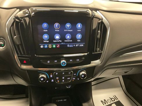 Used 2023 Chevrolet Traverse LT w/ Rear Camera Mirror Package image 9