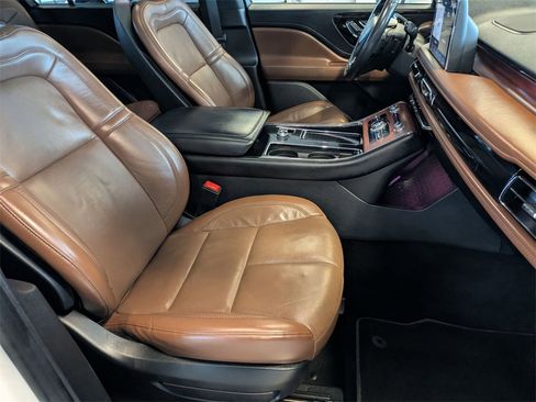 Used 2021 Lincoln Aviator Reserve w/ Equipment Group 208A image 22