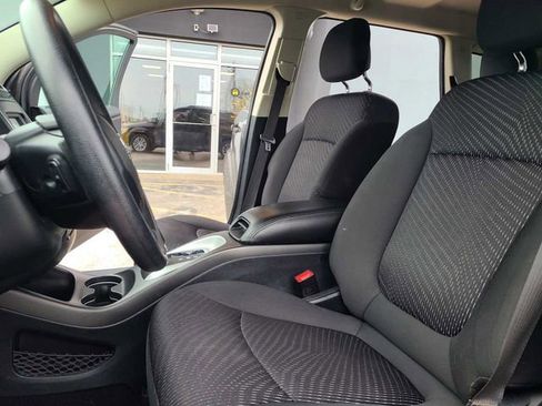 Used 2017 Dodge Journey SXT w/ Comfort/Convenience Group image 14
