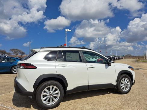 New 2026 Toyota Corolla Cross LE image 4