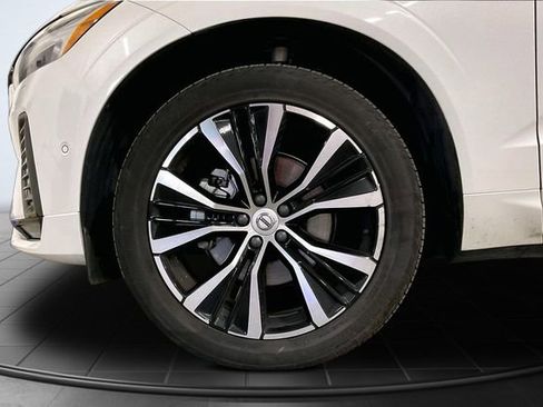 Certified 2025 Volvo XC60 B5 Plus image 10