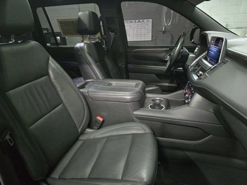 Used 2021 Chevrolet Suburban LT image 10