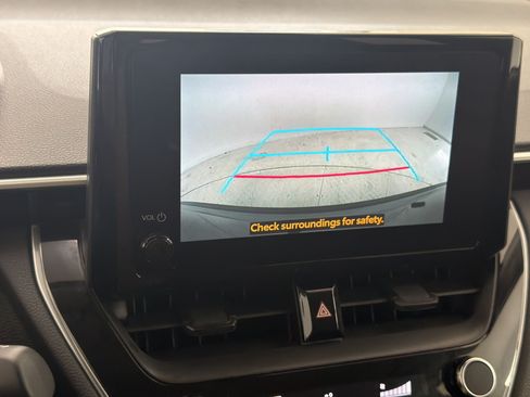 Used 2025 Toyota Corolla Cross LE FWD image 19