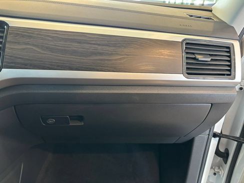 Used 2022 Volkswagen Atlas SE AWD/4WD image 32