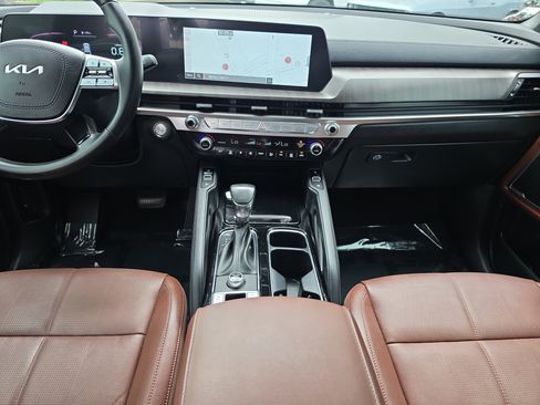 Certified 2023 Kia Telluride EX w/ EX Captain's Chair Package FWD image 15