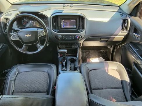 Used 2018 Chevrolet Colorado Z71 w/ Z71 Midnight Edition image 6