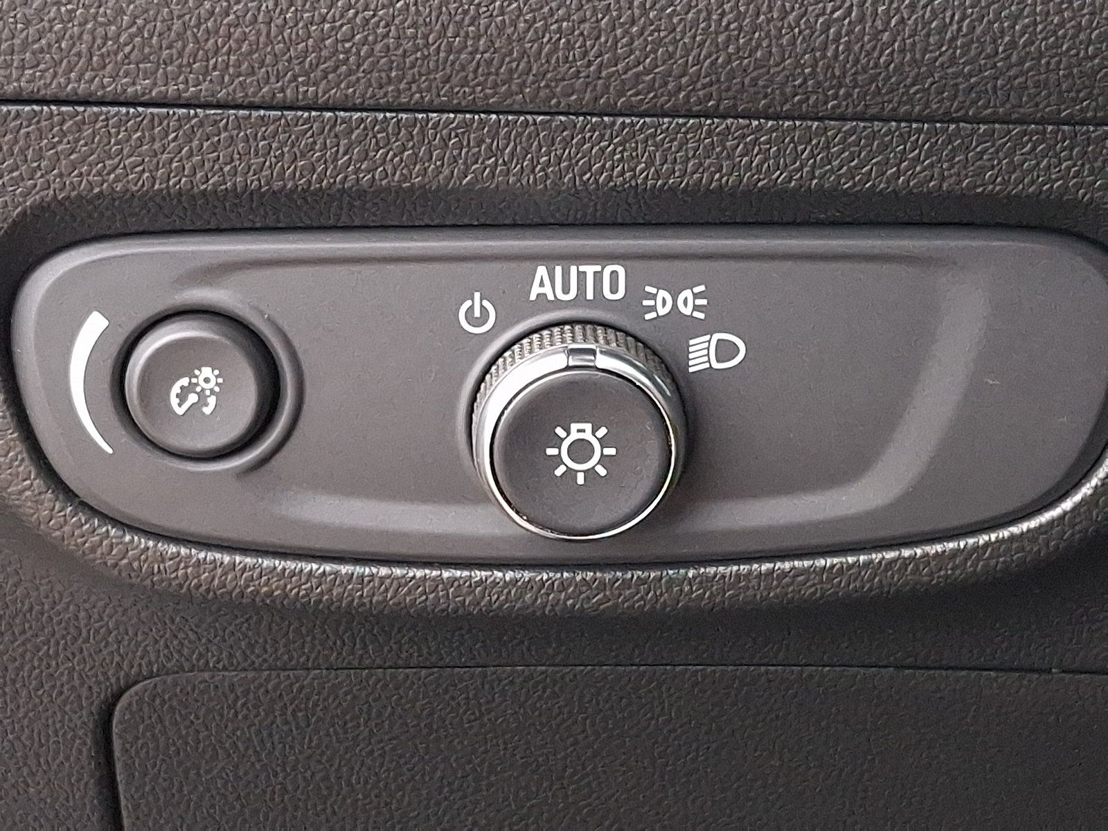 Used 2024 Buick Encore GX Preferred FWD image 23