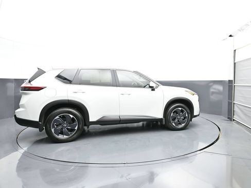 Used 2026 Nissan Rogue SV AWD/4WD image 8