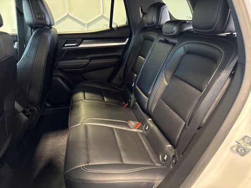 Used 2026 GMC Terrain Elevation w/ Elevation Premium Package FWD image 15