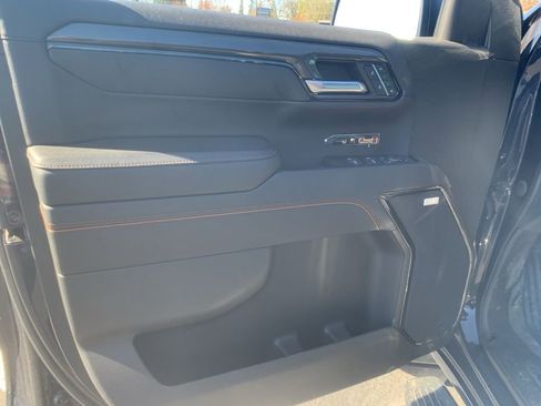Used 2023 GMC Sierra 1500 AT4 image 10