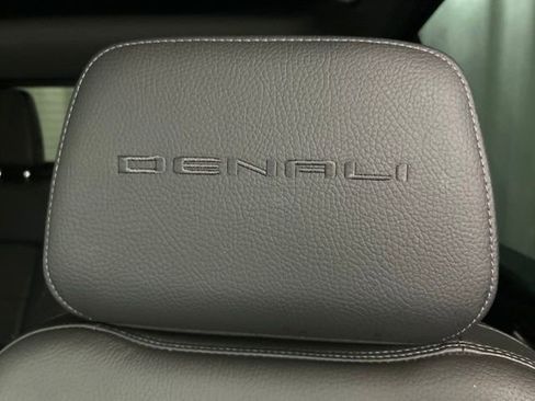 Used 2021 GMC Sierra 2500 Denali w/ Denali Ultimate Package AWD/4WD image 12