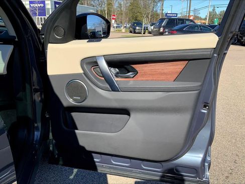 Used 2025 Land Rover Discovery Sport S image 22