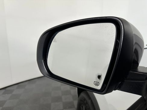 Used 2023 Jeep Cherokee Altitude Lux image 23
