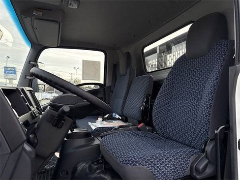 New 2025 Chevrolet Low Cab Forward image 7