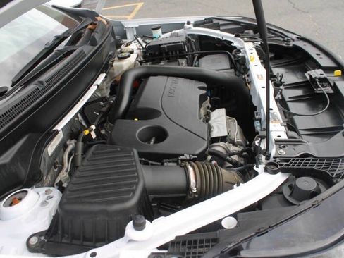 Used 2023 GMC Terrain SLT image 15