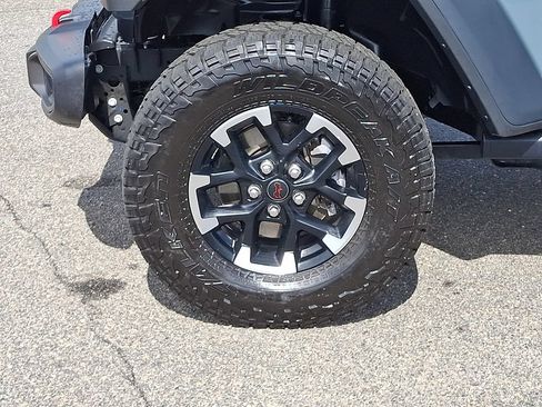 Used 2026 Jeep Gladiator Rubicon AWD/4WD image 8