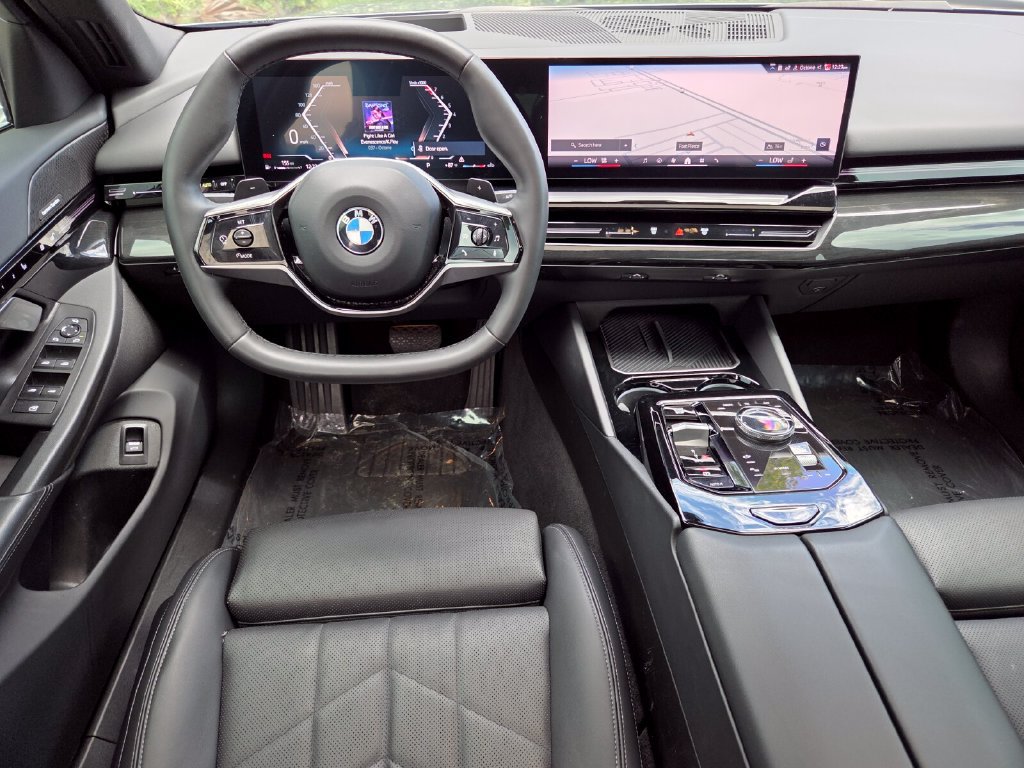 Used 2024 BMW 530i xDrive w/ Premium Package AWD/4WD image 25