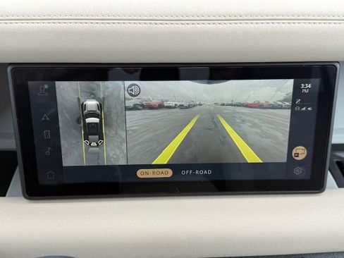 Used 2020 Land Rover Defender 110 First Edition image 31