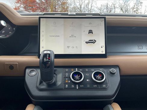 Used 2025 Land Rover Defender 110 V8 image 15