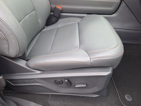 New 2025 Ford Expedition Max Active image 19