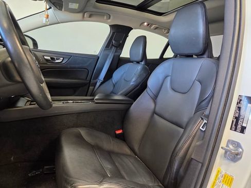 Used 2021 Volvo S60 T5 Momentum w/ Climate Package FWD image 8
