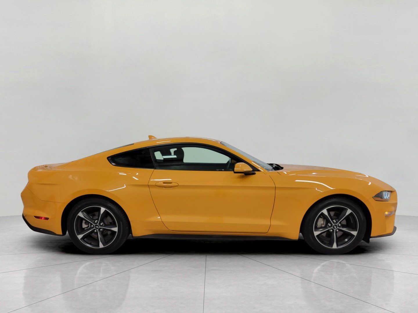 Certified 2022 Ford Mustang Coupe w/ Equipment Group 101A RWD image 38