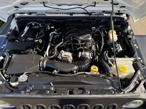 Used 2015 Jeep Wrangler Unlimited Sport AWD/4WD image 14