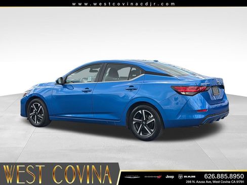 Used 2025 Nissan Sentra SV FWD image 5