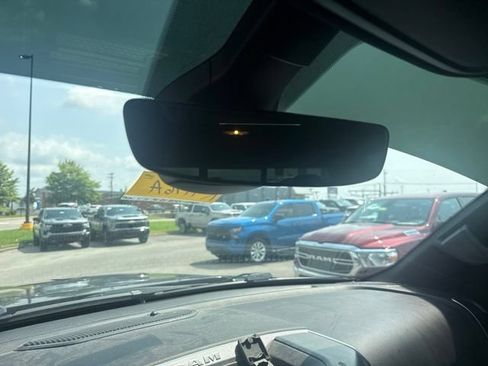 Used 2019 RAM 1500 Big Horn AWD/4WD image 19