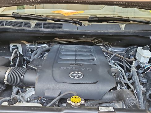 Used 2015 Toyota Tundra SR5 w/ TRD Off Road Package AWD/4WD image 24