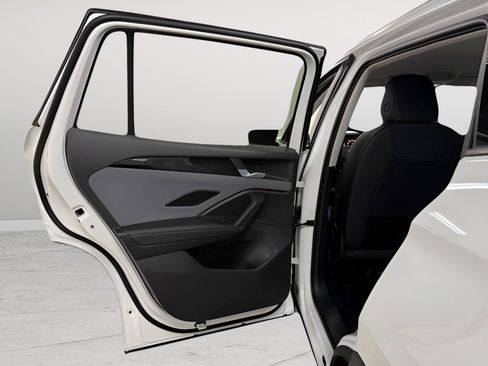New 2026 Volkswagen Tiguan SE AWD/4WD image 22
