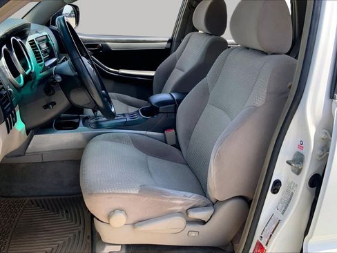 Used 2005 Toyota 4Runner SR5 RWD image 7
