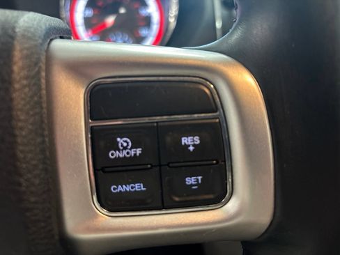 Used 2015 Dodge Grand Caravan SXT w/ UConnect Hands-Free Group FWD image 16