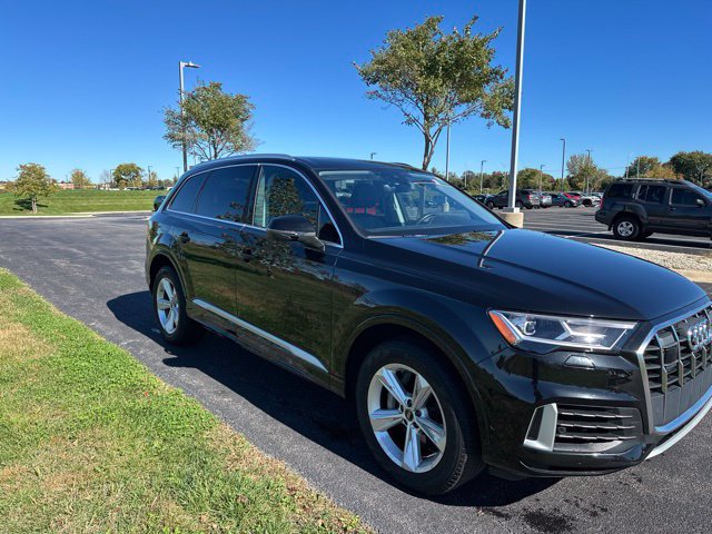 Used 2023 Audi Q7 3.0T Premium w/ Convenience Package AWD/4WD image 3