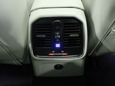 New 2026 Porsche Macan GTS image 46