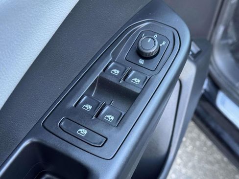 Used 2022 Volkswagen Taos SE image 16