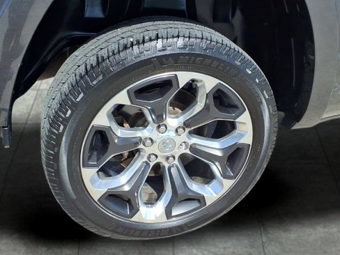 Used 2019 RAM 1500 Limited AWD/4WD image 6