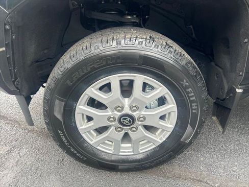 Certified 2024 Toyota Tacoma SR w/ SR Upgrade Package AWD/4WD image 28