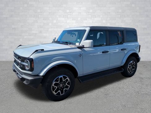 Certified 2026 Ford Bronco Outer Banks AWD/4WD image 9