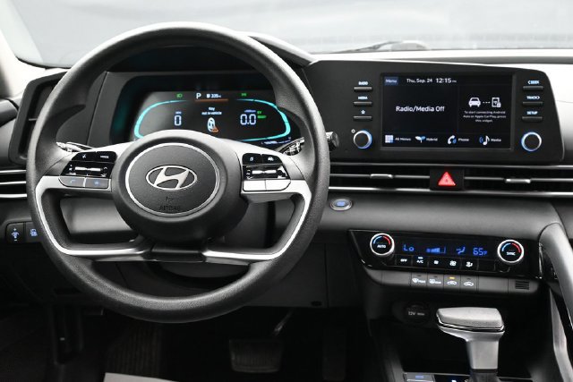 Used 2026 Hyundai Elantra Hybrid FWD image 10