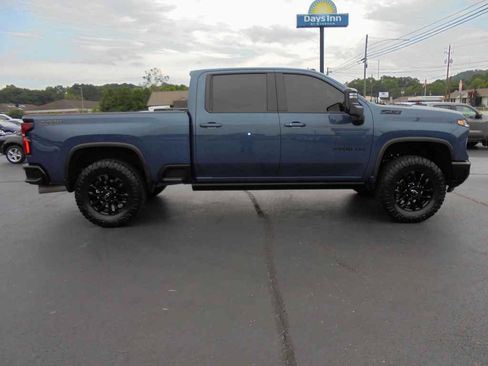 Used 2025 Chevrolet Silverado 2500 LTZ w/ Trail Boss Package AWD/4WD image 2