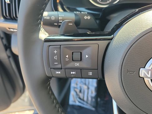 New 2025 Nissan Pathfinder SL image 30