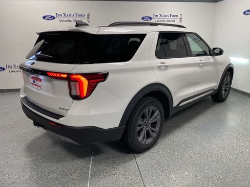 Used 2025 Ford Explorer Active w/ Active Comfort Package image 6