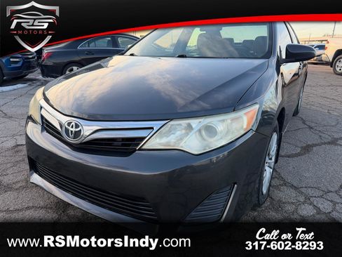 Used 2012 Toyota Camry LE image 1