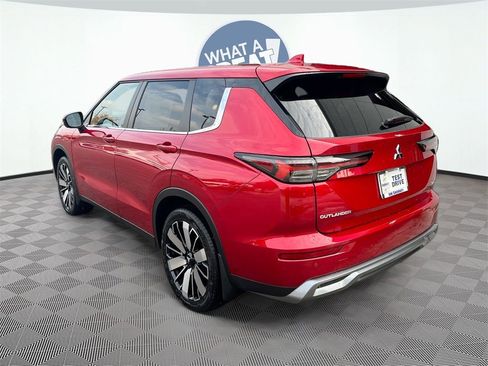New 2025 Mitsubishi Outlander SE image 5