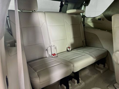 Used 2022 Cadillac Escalade Premium Luxury Platinum AWD/4WD image 30