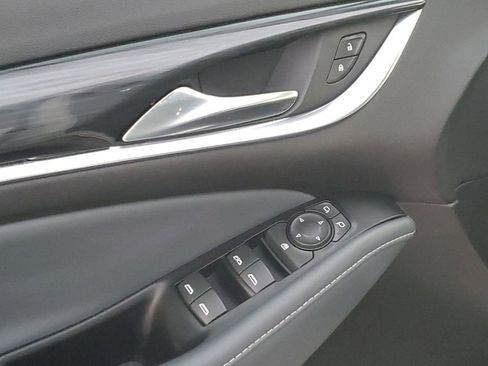 Used 2023 Buick Enclave Essence image 46